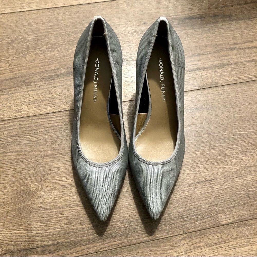Donald J Pliner Silver Heels, Size 6